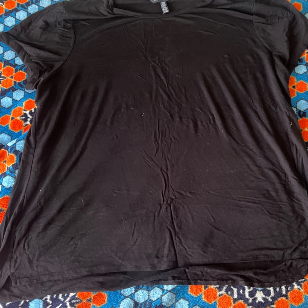 Ellen Tracey Black short sleeve Tee Top